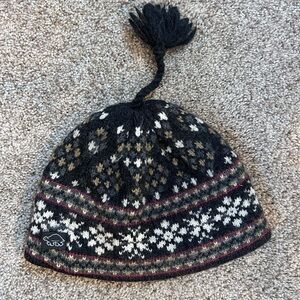 Turtle Fur Wool Hat with Pom Pom. fleece Lining. Snowflakes. Skiing. Outdoor